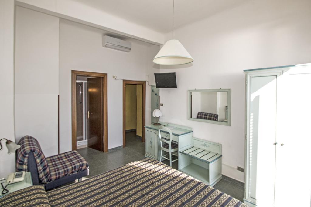 מונטרוסו אל מארה Hotel Baia חדר תמונה