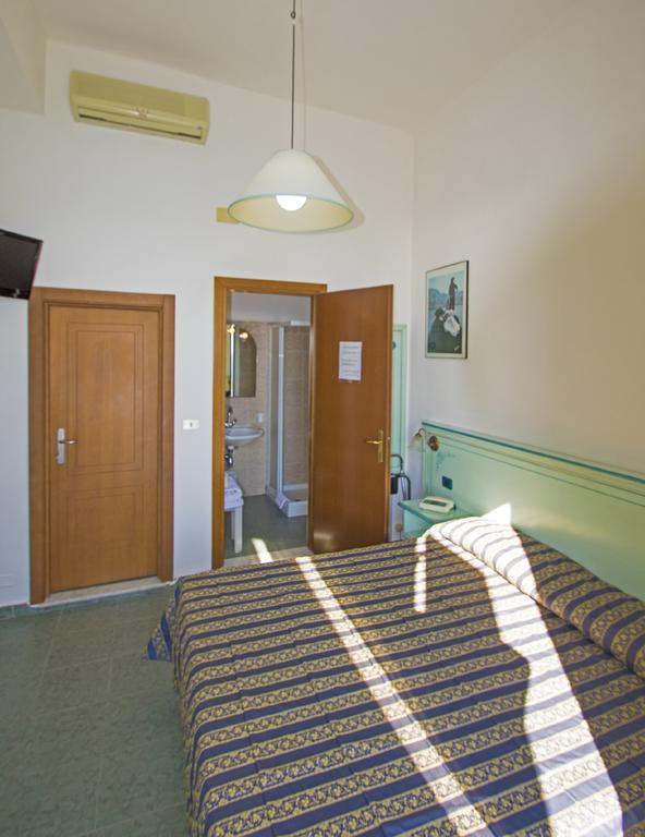 מונטרוסו אל מארה Hotel Baia חדר תמונה