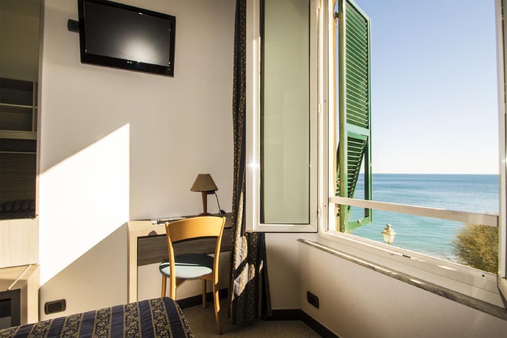מונטרוסו אל מארה Hotel Baia מראה חיצוני תמונה